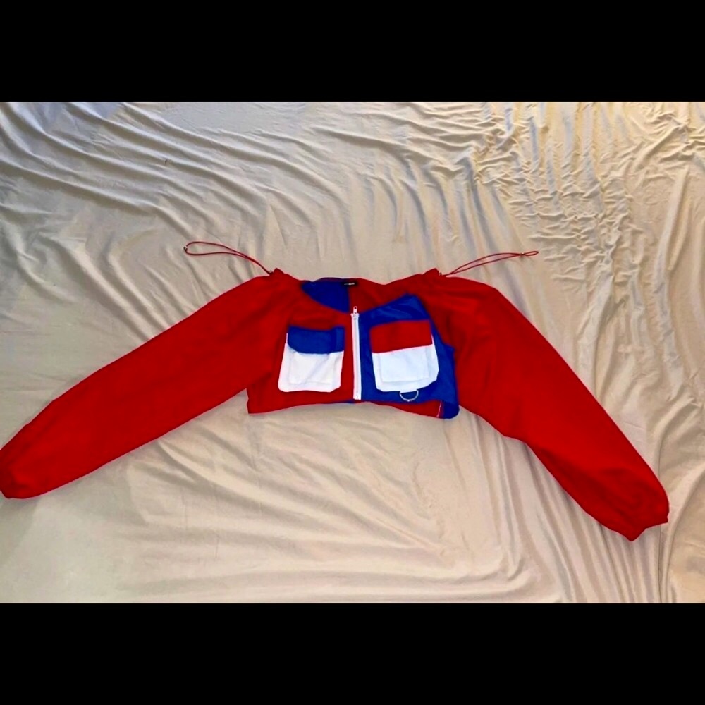 Long sleeved crop top